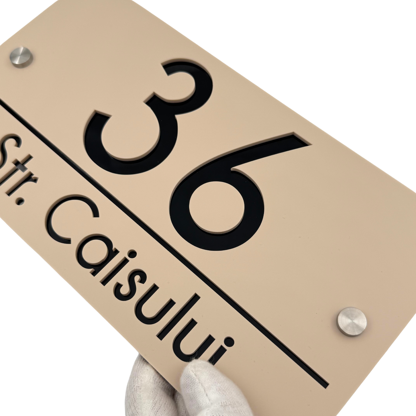 PREMIUM HOUSE NUMBER - Cream colour Glossy Glossy Black 2 Spacers Silver - 28×15 cm