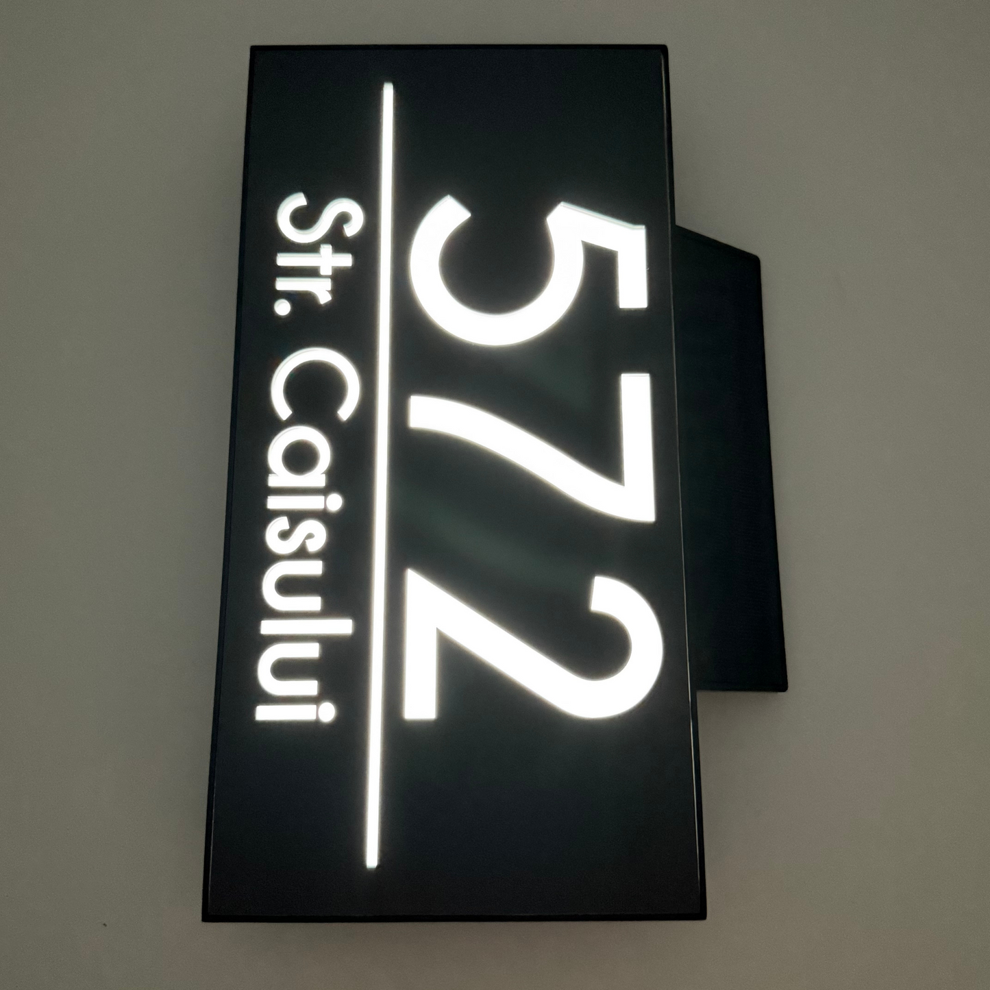 PREMIUM HOUSE NUMBER - Satin Grey Caseta Led Solar - 30×15 cm