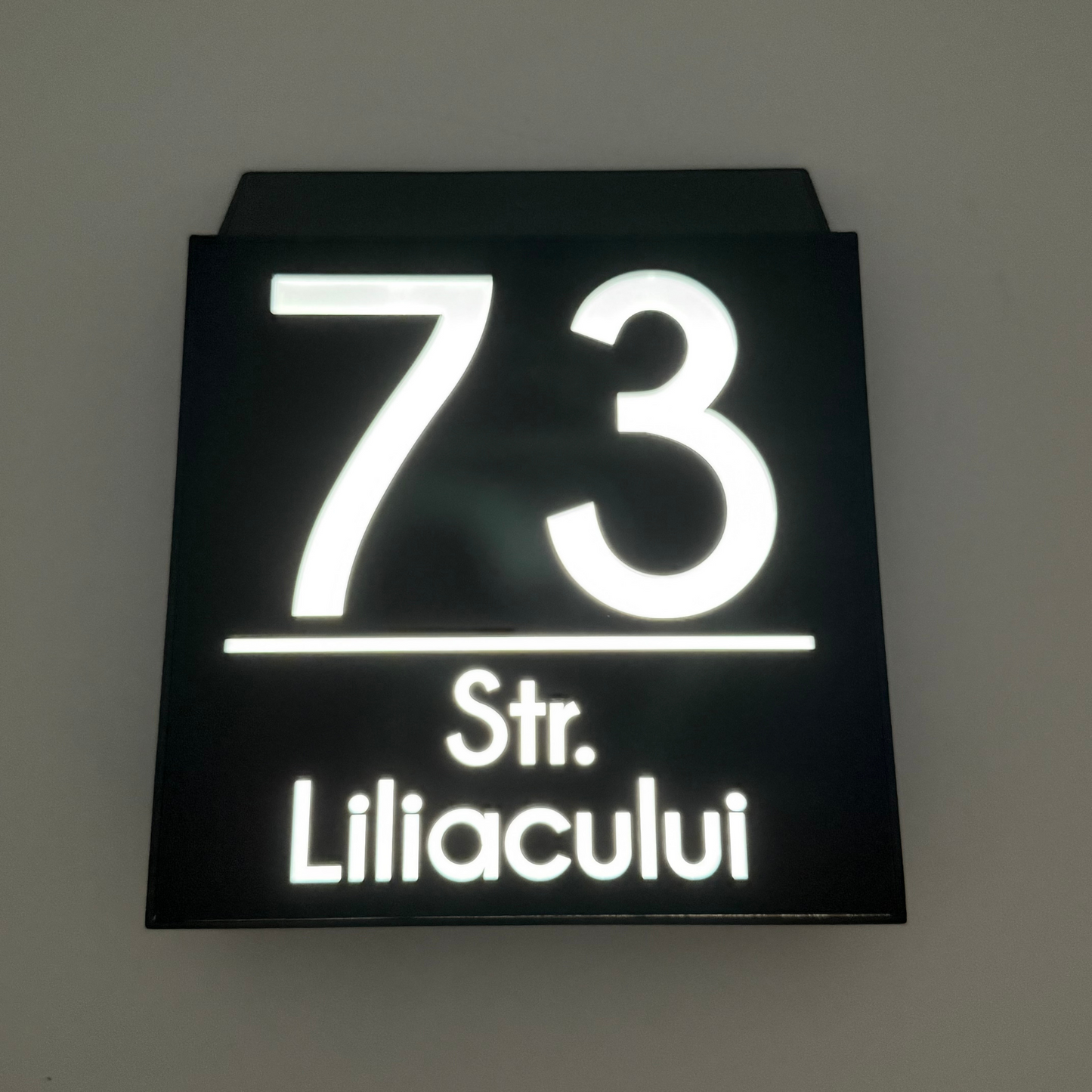 PREMIUM HOUSE NUMBER - Satin Black Caseta Led Solar - 18×18 cm
