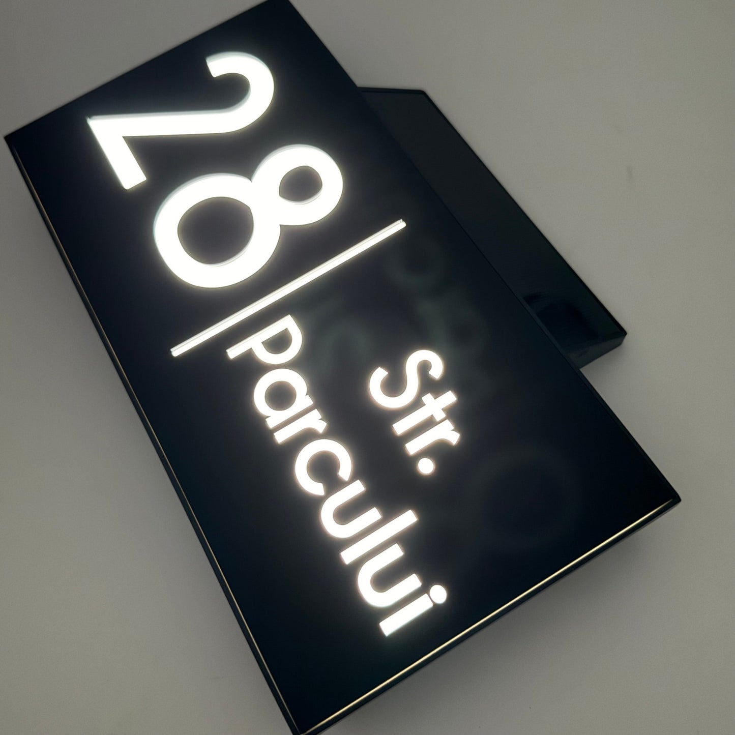 PREMIUM HOUSE NUMBER - Satin Black Solar Led Case - 30×15 cm