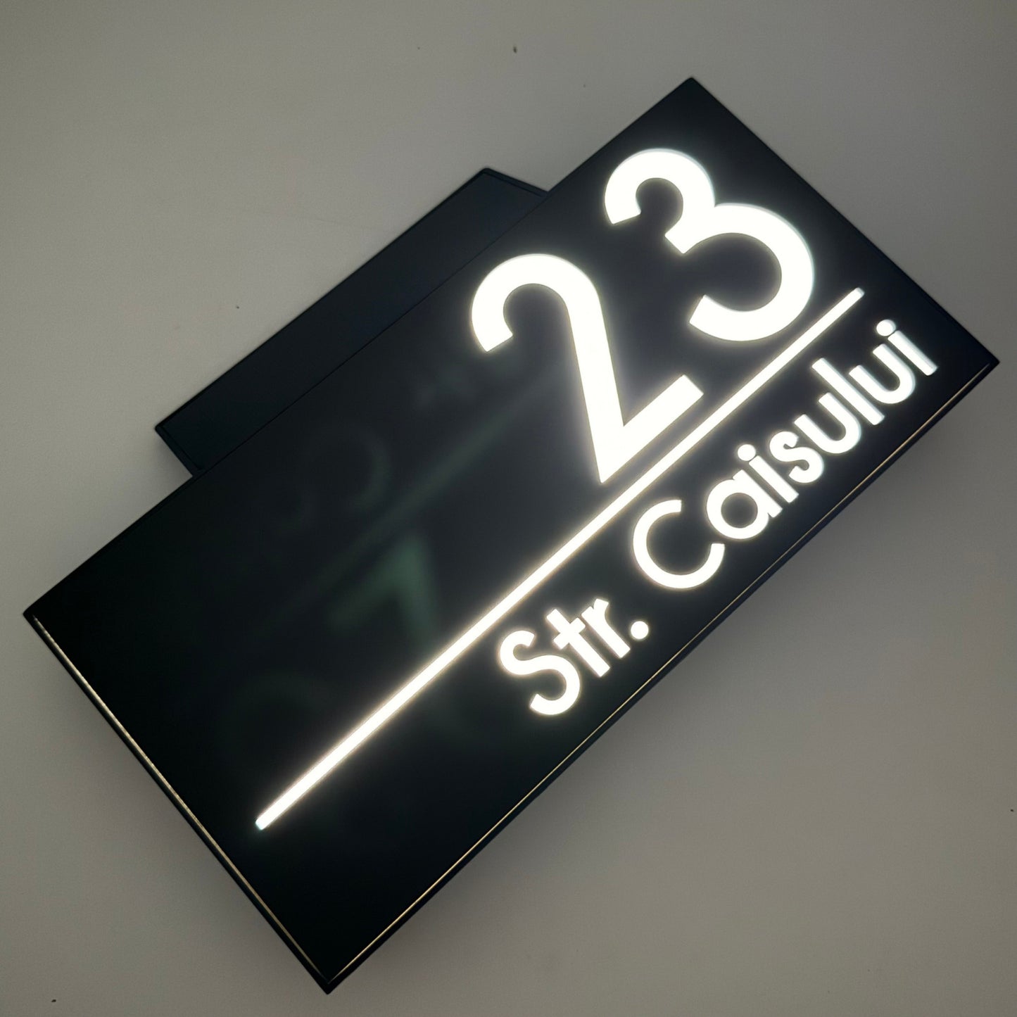 PREMIUM HOUSE NUMBER - Satin Black Solar Led Case - 30×15 cm