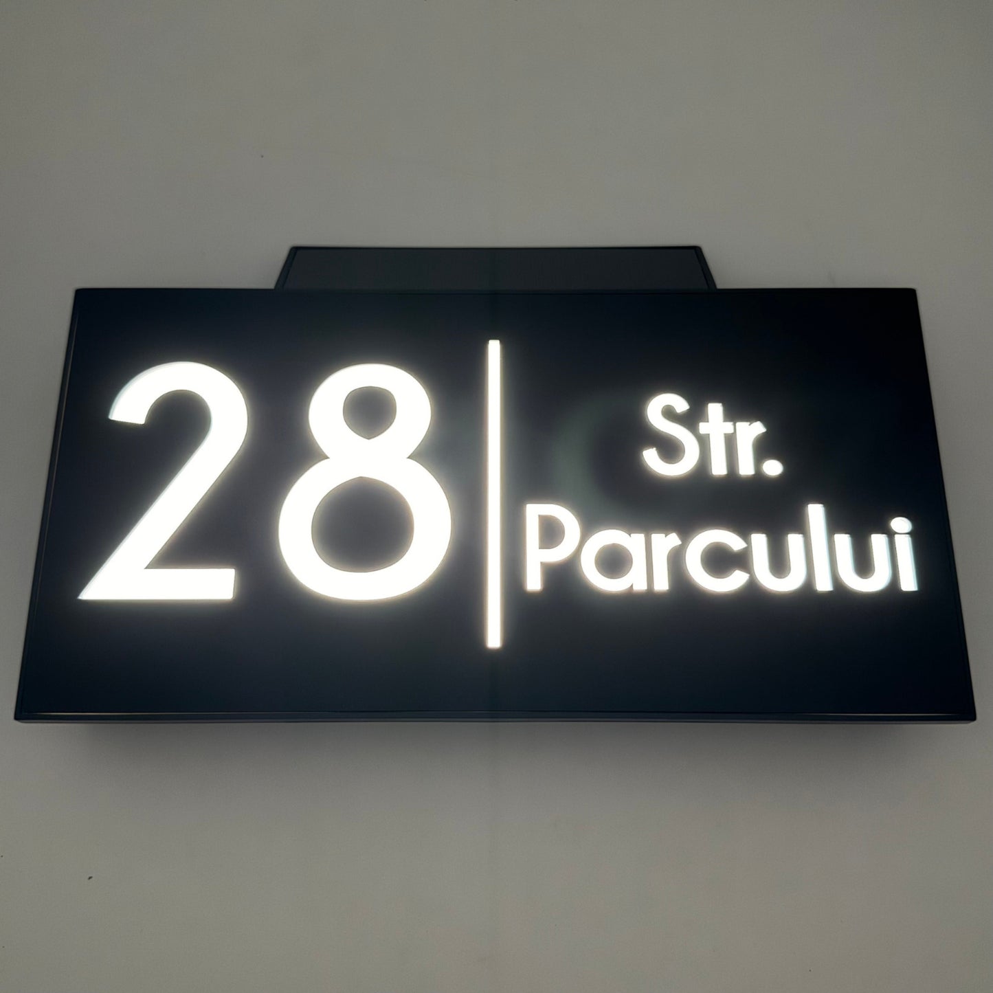 PREMIUM HOUSE NUMBER - Satin Black Solar Led Case - 30×15 cm