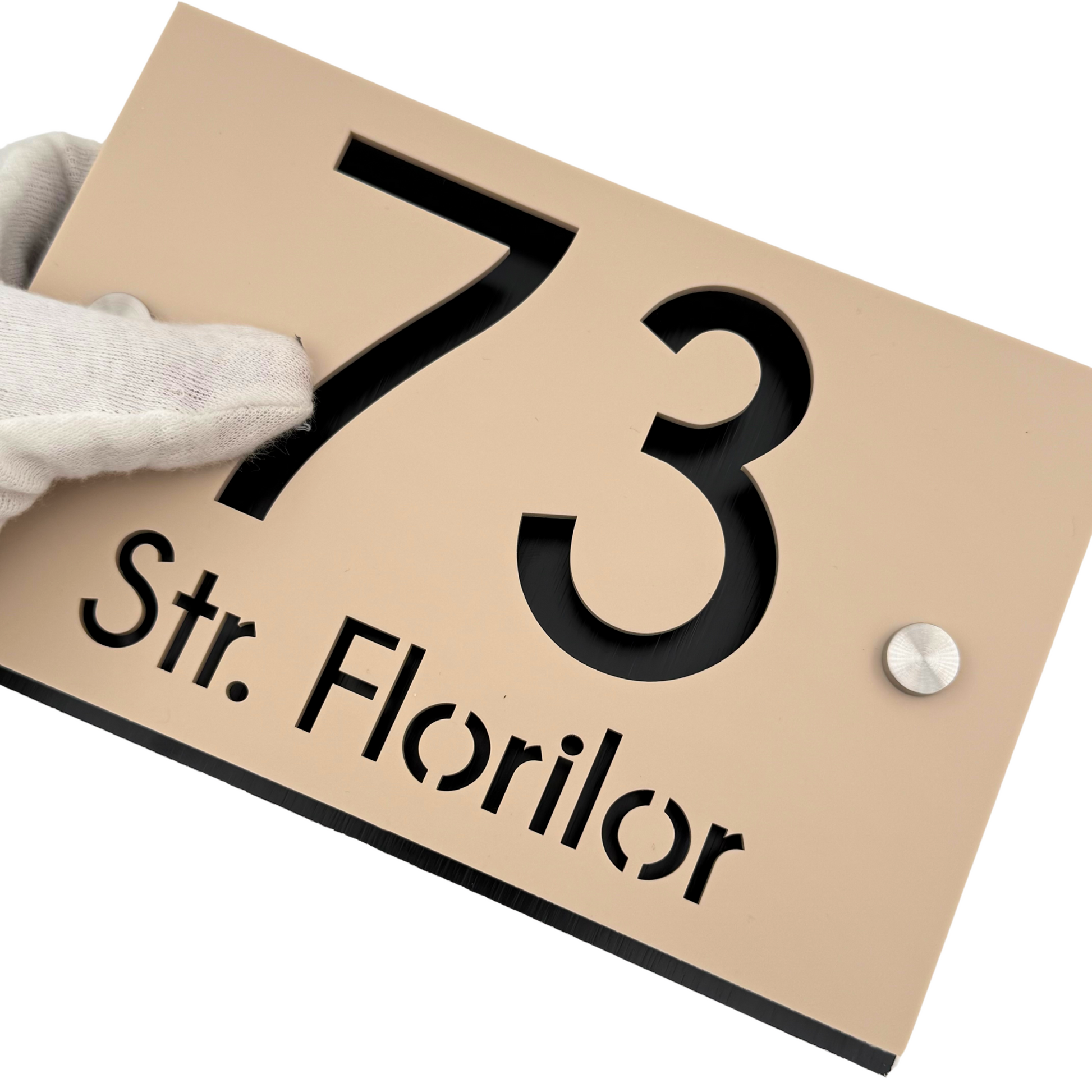 PREMIUM HOUSE NUMBER - Cream colour Satin Aluminium Pearly Black 2 Spacers Silver - 20×13 cm