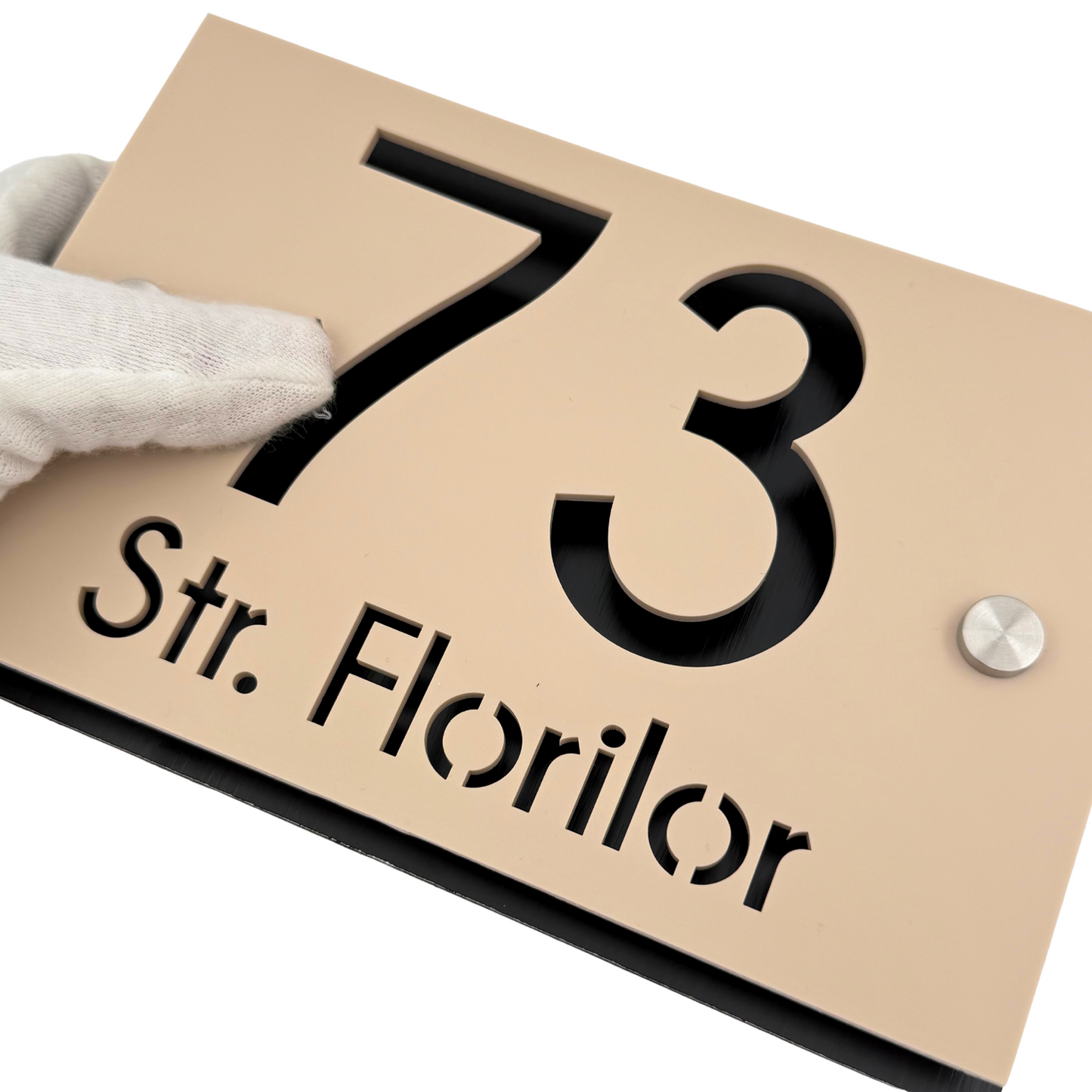 PREMIUM HOUSE NUMBER - Cream colour Satin Aluminium Pearly Black 2 Spacers Silver - 20×13 cm