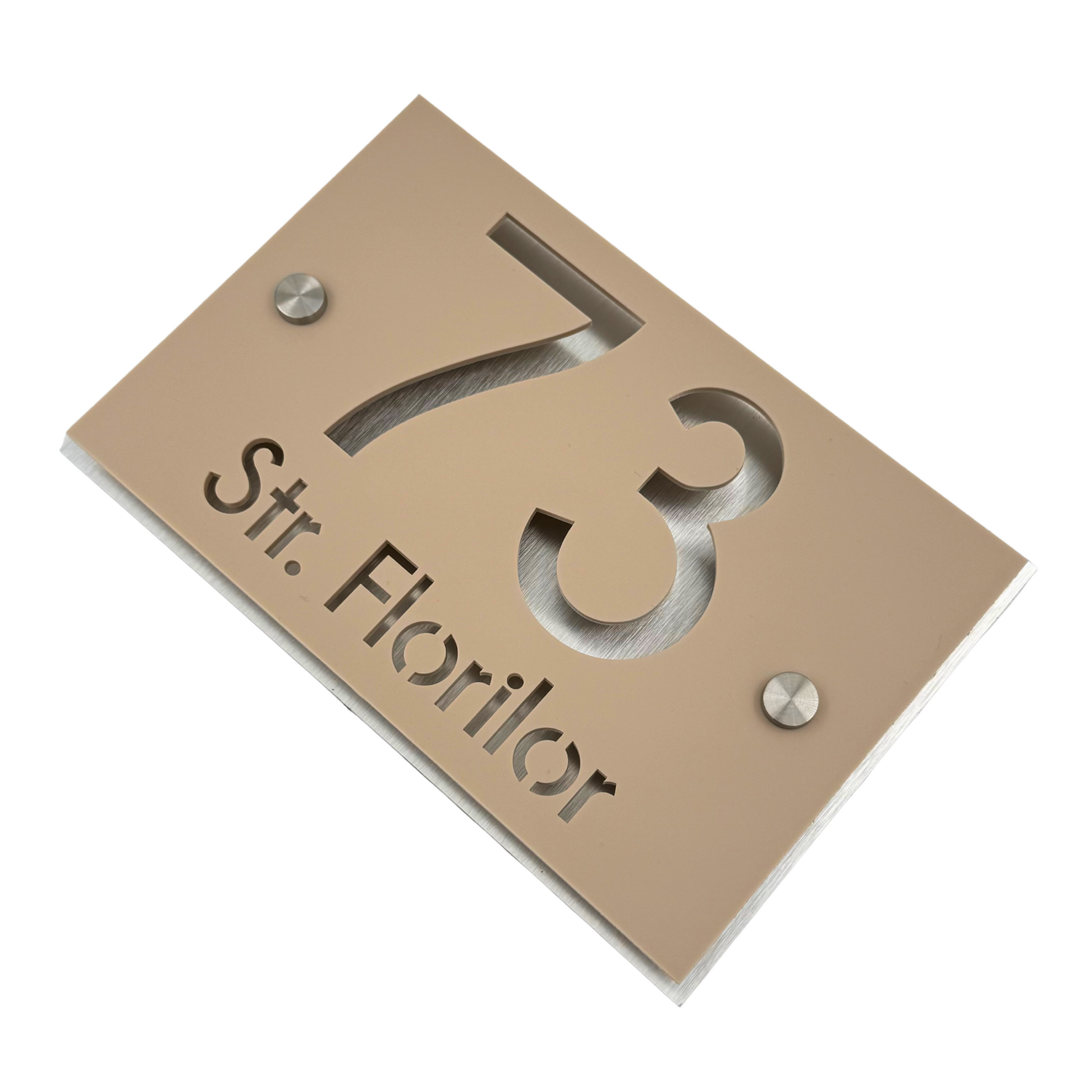 PREMIUM HOUSE NUMBER - Cream colour Satin Aluminium Pearly 2 Spacers Silver - 20×13 cm