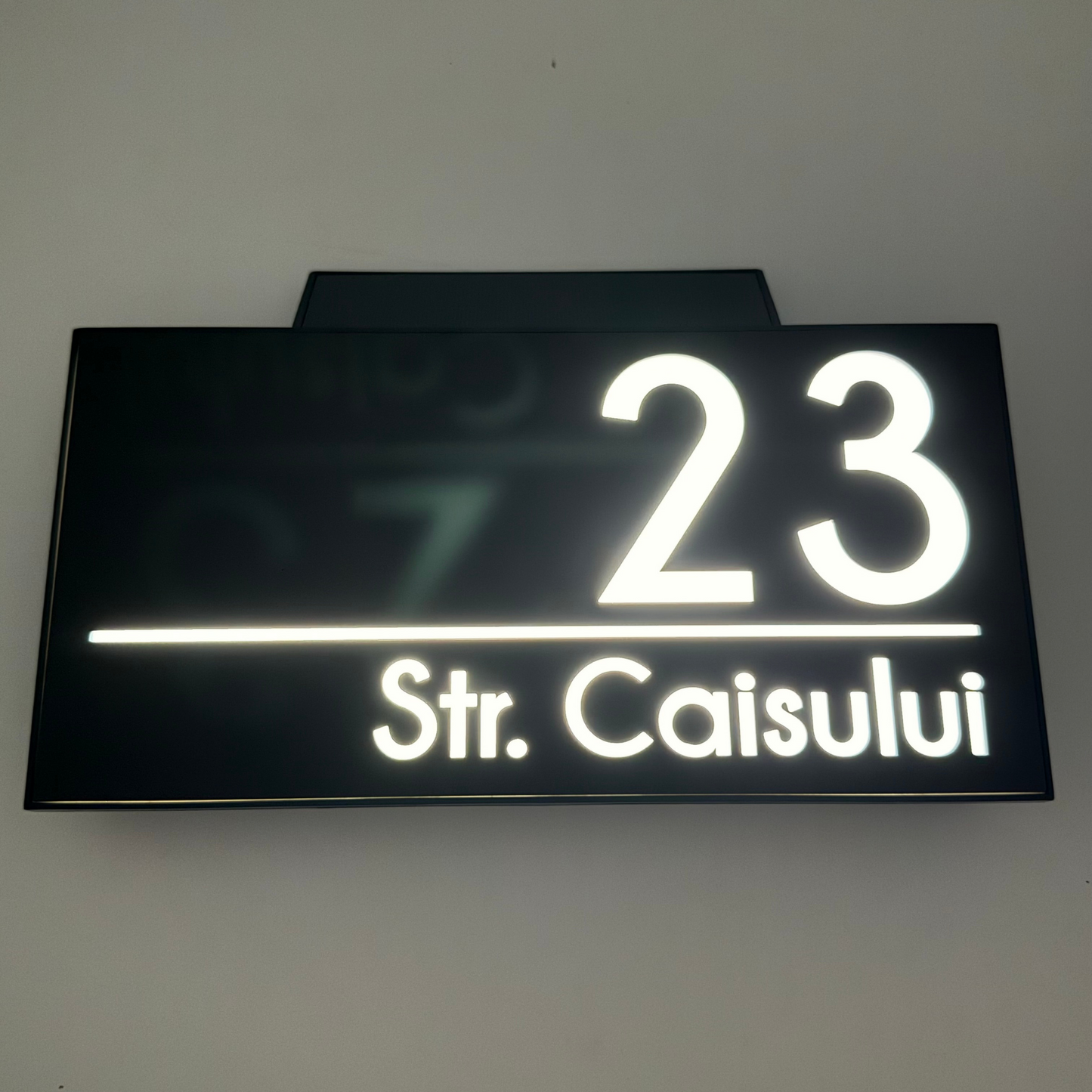 PREMIUM HOUSE NUMBER - Maro Satin Caseta Led Solar - 30×15 cm