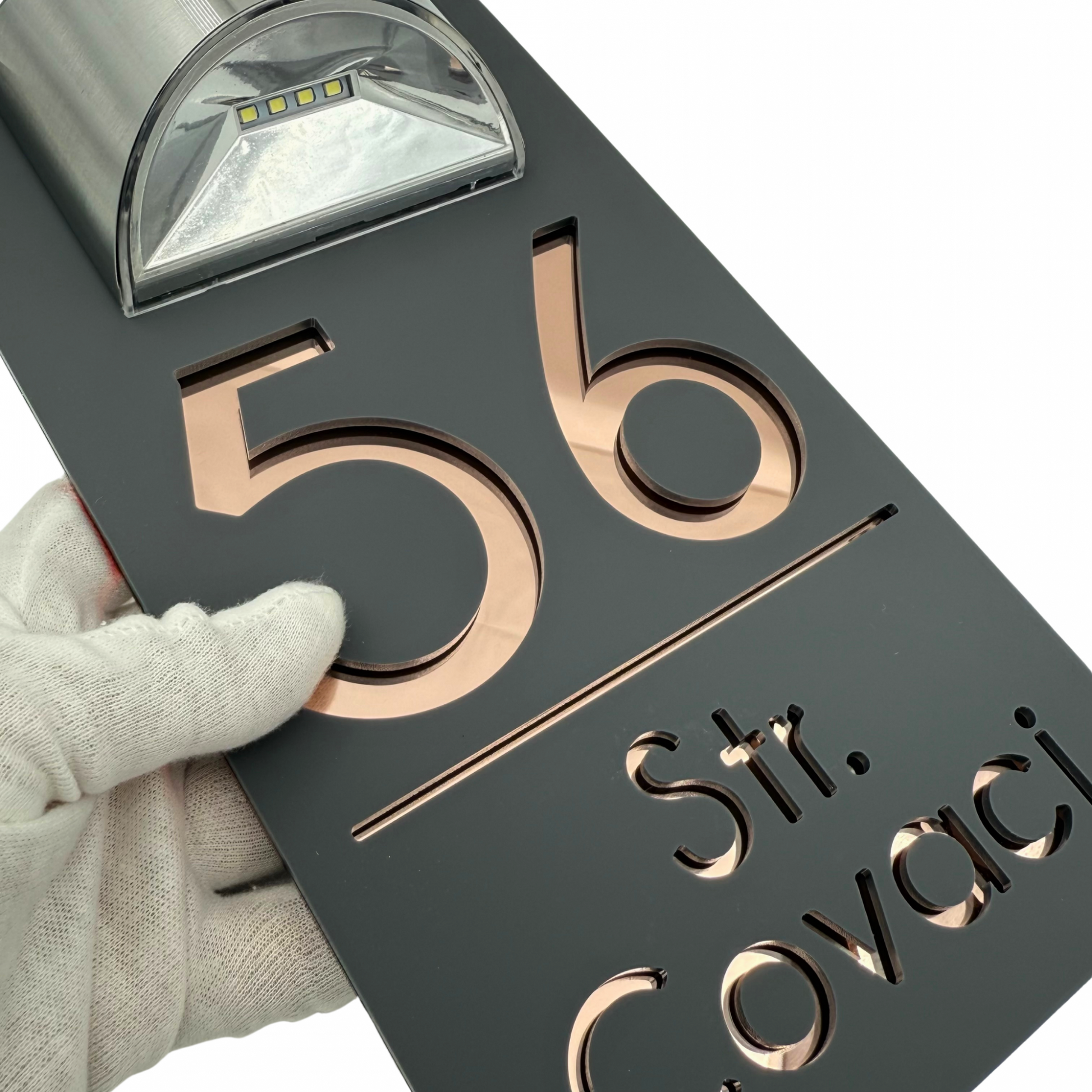 PREMIUM HOUSE NUMBER - Satin Grey Rose Gold Mirror Lampa Solara - 30×15 cm