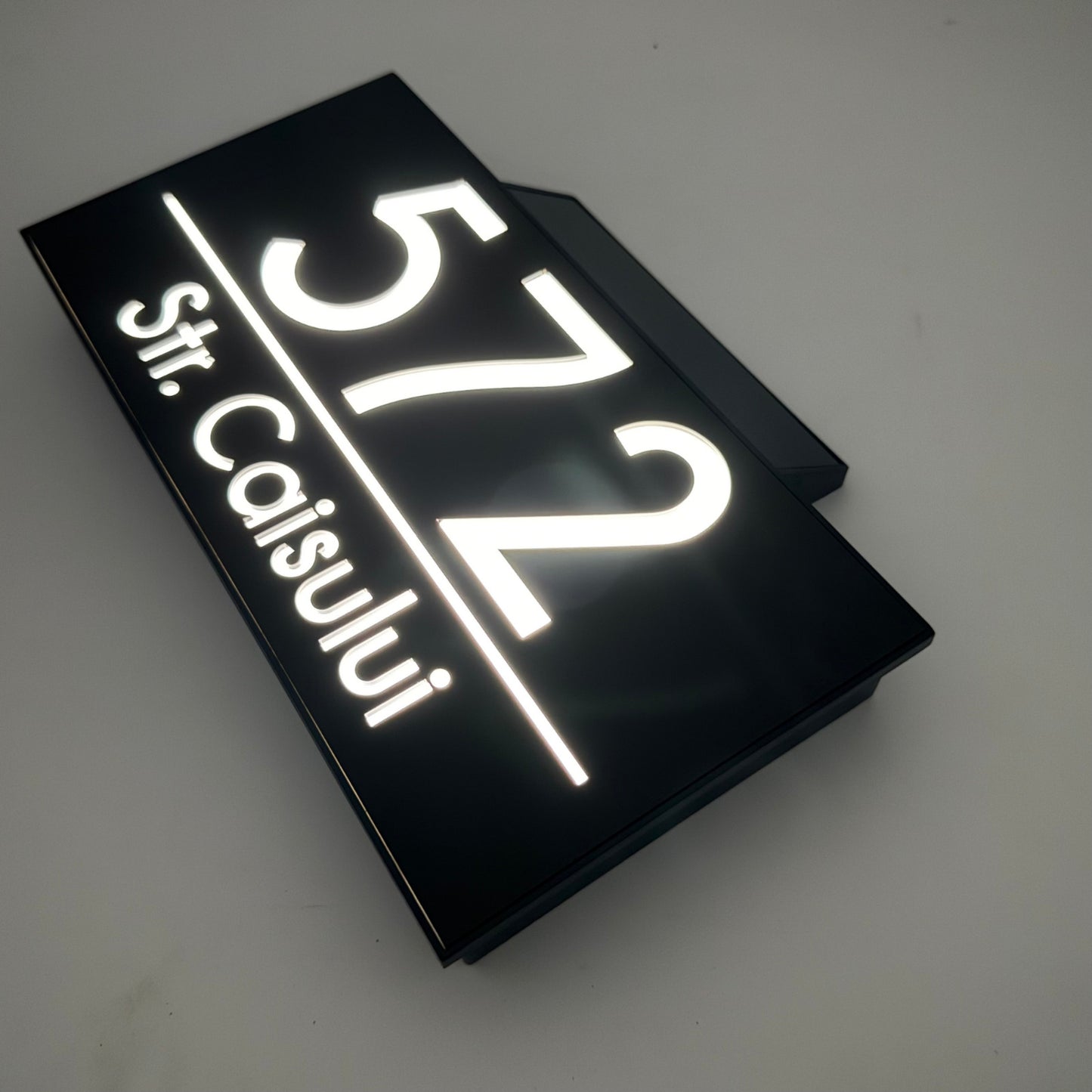 PREMIUM HOUSE NUMBER - Satin Black Solar Led Case - 30×15 cm